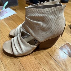 OTBT shoes ivory new without box.